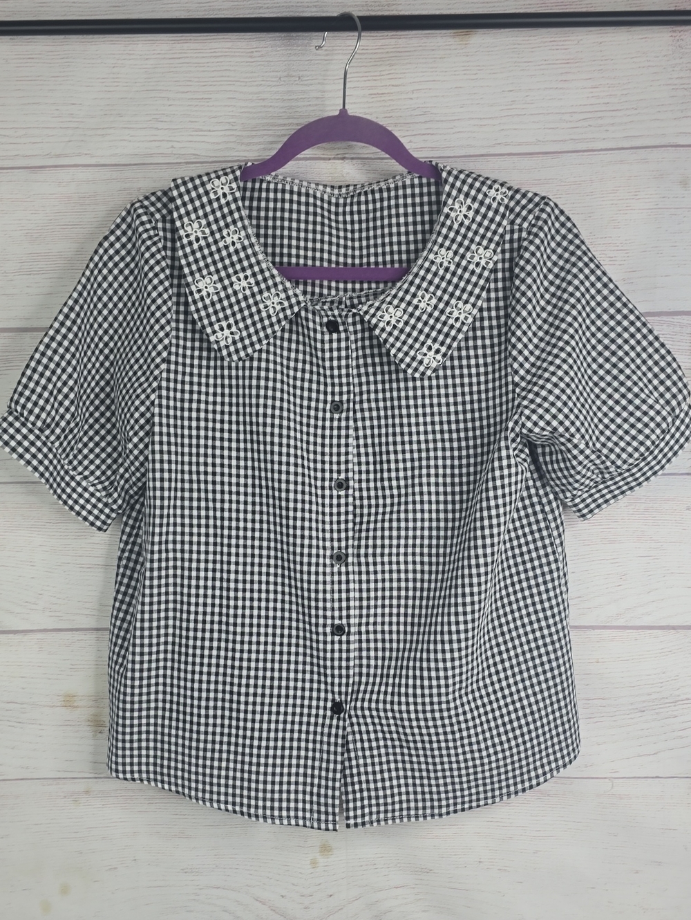 Black & White Gingham Button-Up Top with Floral Embroidered Collar Sz MED